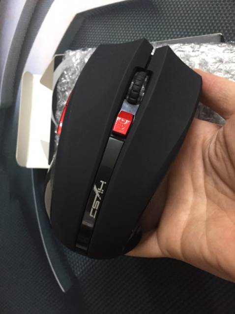 ưu điểm: chuột nhẹ, thiết kế đẹp mắt, chuột không dây nên rất gọn, dùng rất nhạy và mượt, nhìn ngoại quan rất hài lòng
nhược điểm: hiện tại thì chưa thấy, chắc phải dùng thêm thời gian sẽ trả lời