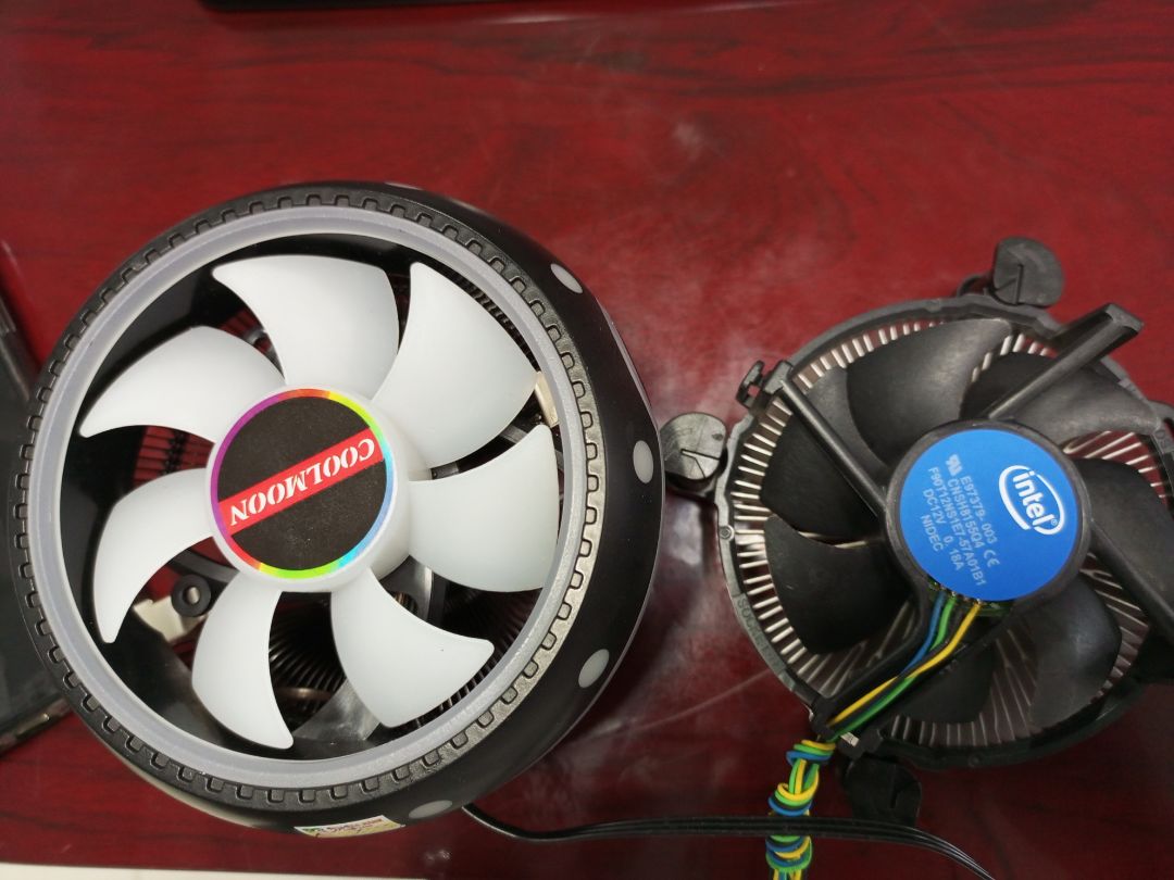 Lắp có được đâu, đầu jack fan CPU máy tính là 4 chân, đầu fan này 3 chân có đúng đâu. Không chụp rõ làm mua nhầm, *** đảo. Mọi người đừng mua ko lắp đc