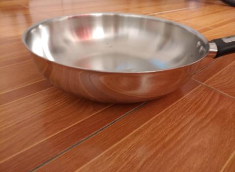 Giao hàng nhanh, sản phẩm chắc chắn, độ sâu chảo khoảng 10cm, khá tốt