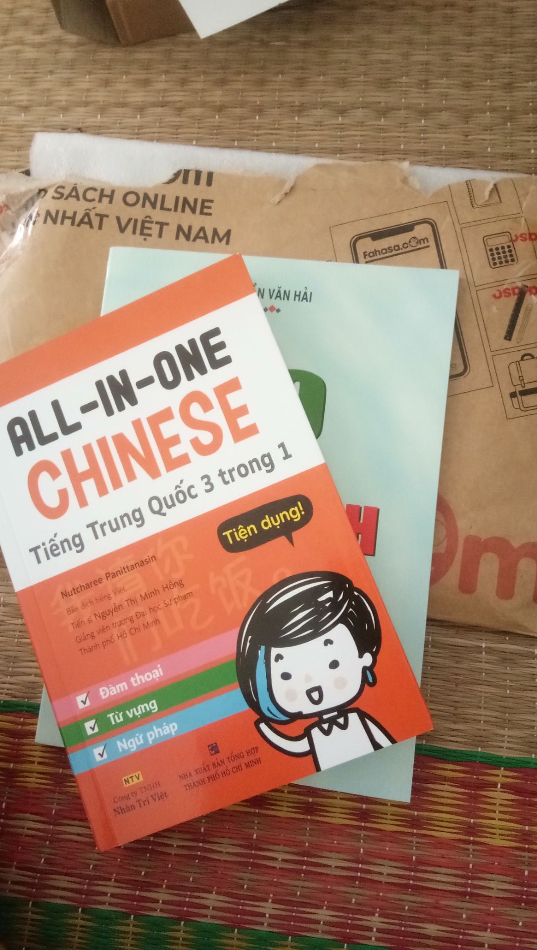 sách đọc khá dễ hiểu, còn có đĩa cv nữa rất tiện luôn