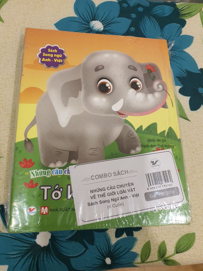 mình đặt combo truyện song ngữ sao lại giao thành sách song ngữ thế giới loài vật ??????