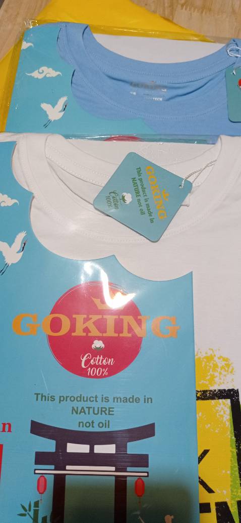 Chất vải cotton như mô tả. Đường may đẹp nhất là ở cổ áo may rất chắc, khéo