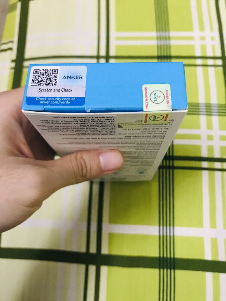 Mình vừa nhận được hàng. Tiki giao hàng đúng hẹn. Đóng gói hàng cẩn thận. Nhưng ko hiểu vì sao hộp có dấu hiệu đã bị mở. Băng keo niêm phong bị cắt. Tem vàng thì vẫn còn nguyên. Bên trong bì ni lông cũng đã bị mở. Mình check mã code thì đúng hàng thật và mới được check lần đầu. Tiki có thể giải thích dùm mình vì sao được ko ạ?!
Còn dây sạc nhìn cứng cáp, dày dặn. Cắm máy sạc ổn. Chờ dùng một thời gian xem thế nào. Mình vừa nhận được hàng. Tiki giao hàng đúng hẹn. Đóng gói hàng cẩn thận. Nhưng ko hiểu vì sao hộp có dấu hiệu đã bị mở. Băng keo niêm phong bị cắt. Tem vàng thì vẫn còn nguyên. Bên trong bì ni lông cũng đã bị mở. Mình check mã code thì đúng hàng thật và mới được check lần đầu. Tiki có thể giải thích dùm mình vì sao được ko ạ?!
Còn dây sạc nhìn cứng cáp, dày dặn. Cắm máy sạc ổn. Chờ dùng một thời gian xem thế nào.