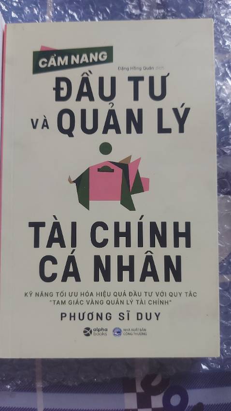 Giao hàng nhanh, sách được đóng gói oke
Sách dơ, bên bán hàng nên rút kinh nghiệm, cả 2 cuốn mình mua điều rất dơ, bám dính đen, xấu, mình mua sách mới chứ đâu phải sách thanh lý giá rẻ ??? Ko lẻ vì chuyện này mà đổi trả nhưng sẽ không mua tiếp   🙂