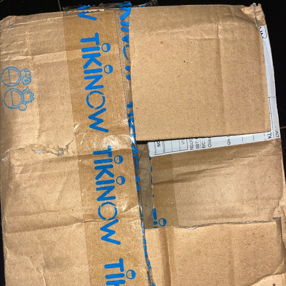 Sản phẩm và quà tặng đầy đủ. Chưa sd nên chưa biết chất lượng. Mình mua hàng tiki đã nhiều lần và đều thanh toán trước, giao hàng rất nhanh. Nhưng lần này quá thất vọng, giao hàng đã chậm, mà nhân viên giao hàng mới ko thiện cảm. Gọi điện thoại chỉ đường cho mà kiểu như đi ăn xin bạn ấy ak. 4sao vì  chưa hài lòng về thái độ của nhân viên giao hàng.