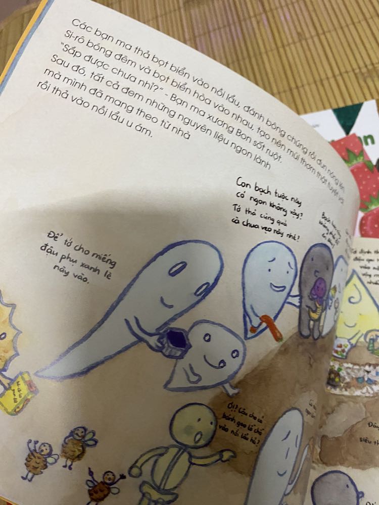 cuốn sách nhẹ nhàng, con hiểu được là thế giới các bạn ma ngược với thế giới thật của mình, chứko sợ sệt gì cả