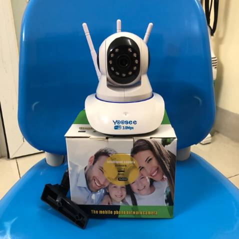 Đặt 3 cái liền nên cứ lo hàng không như ý, mà nhận hàng rồi quá ưng cái bụng. 
Hộp đẹp không hề bị móp méo, đủ hết phụ kiện, cứ tưởng camera để bàn mà có cả chân đế gắn lên tường luôn. 
Like
 Chất lượng ảnh full Hd rất rõ nét, Loa to lắm mọi người, đàm thoại 2 chiều rất ok. xoay được các góc luôn. 
Nói chung đáng đồng tiền bát gạo. Nên mua nhé mọi người. Mong là nó bền dài dài. 
Cho shop 500 like ;)))