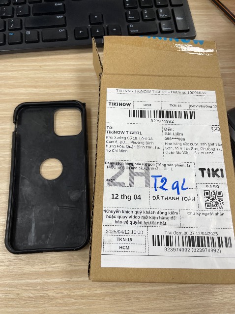 Hàng giao đến bao bì nguyên đai kiện, không móp méo nhưng bên trong vỏ điện thoại vỡ nát.