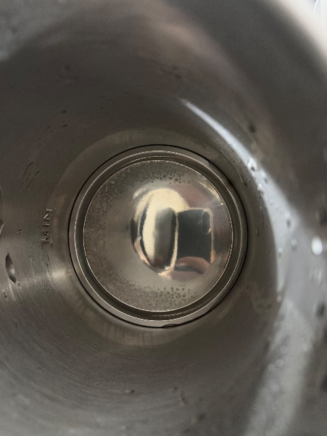 inox của bình mới sài 2 tháng thì gỉ nhẹ