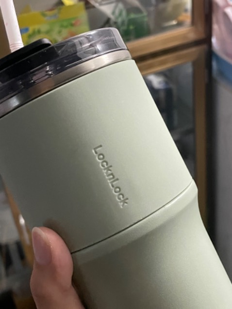 Ở Cần Thơ mà tui đặt hàng trưa 30/01 mà qua trưa 31/01 giao rồi chời. Nhanh dữ lắm luôn, *** 1 đêm mới review, đá đóng cục cứng ngắt & không tan luôn ó. Sức sắc, vào cửa hàng L&L giá giảm rồi vẫn mắc, mua tiki vừa chính hãng vừa rẻ hơn nhiều👍👍👍