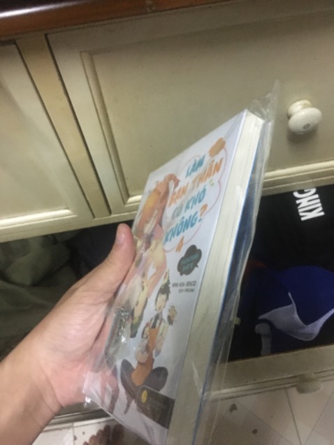 Riêng về sách thì rất tốt, giao hàng cũng nhanh, sáng đặt, chiều đã có nhưng mà mình có tick vào ô sử dụng bookcare nhưng lúc mở hàng ra thì sách chỉ được đựng trong 1 cái bao kính mỏng đơn giản