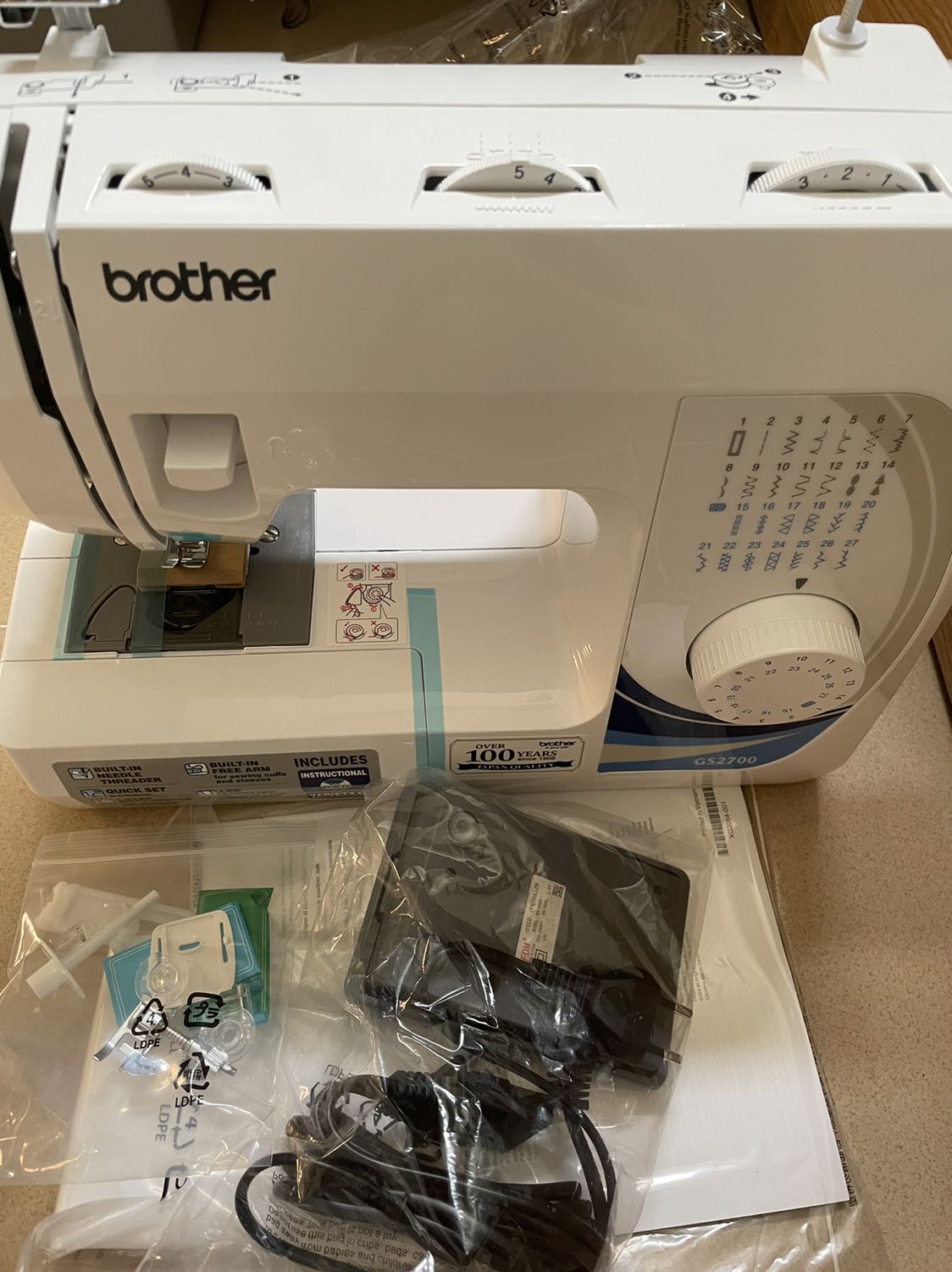 Máy dùng tốt và mượt mà, đọc kĩ và làm theo hướng dẫn nên may không bị lỗi, Tiki giao hàng nhanh. Mua đợt sale cộng với mã giảm giá nữa nên được giá rẻ.