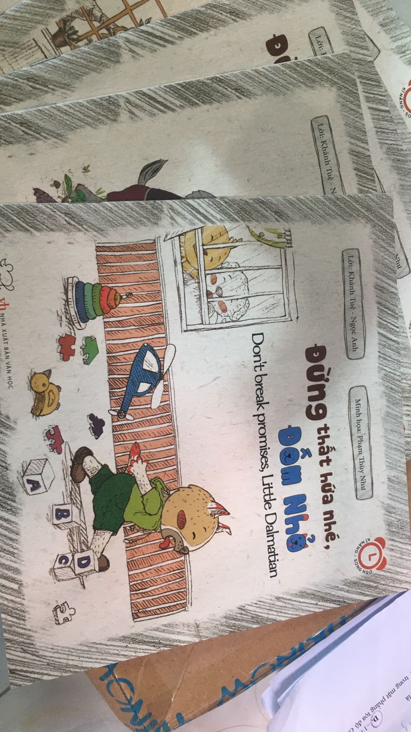 trọn bộ 5 quyển sách dễ thương, phù hợp cho các bạn nhỏ đang tập đọc. Sách song ngữ tiện hợi cho việc học tiếng anh; giấy đẹp, màu mực rõ ràng không bị nhoè.