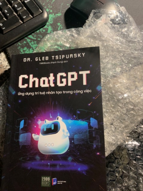 Mới đọc được đoạn đầu thấy khá hay. Tác giả có nhiều sách hay. Hứa hẹn những điều cực kỳ bổ ích