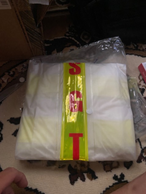 Wtf, không ghi thông tin cụ thể và khi giao cho mình nguyên bộ áo mưa CSGT 😃. *** vl