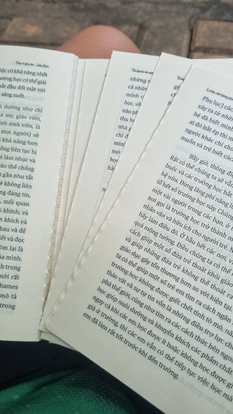 Nội dung rất hay. Nhưng kiểu sách dán gáy này rất hay bị bong. Mới đọc từ ngày 9.7 mà bong một loạt. Nxb xem lại nhé