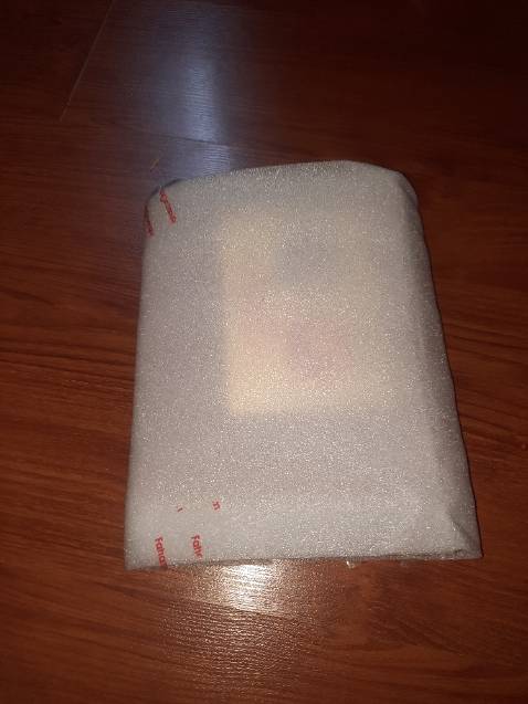 Cảm giác gói hơi sơ sài phần bánh tặng kèm bị vỡ thành vụn hết r á:( nhunge sách đẹp ko bị in lỗi ổn nha