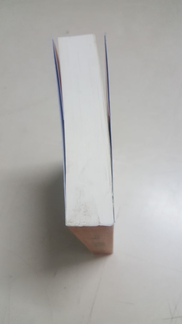 Tiki giao hàng nhanh. Mình đặt lúc 20h50 mà ngày mai 14h đã nhận được sách.
Tuy nhiên sách bị dơ ngay ở gáy sách. Do mình đã xem phim này rồi nhưng vẫn muốn đọc truyện. Truyện hay hơn phim khá nhiều.