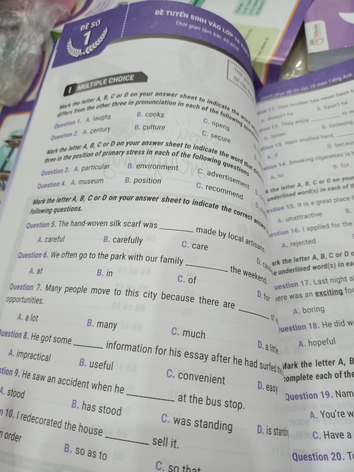 Sách hay, cực nhiều đề, nhưng đề phù hợp thì mặt bằng, làm để nắm chắc cơ bản. Giao hàng siêu nhanh mới đặt hôm qua nay đã nhận đc.