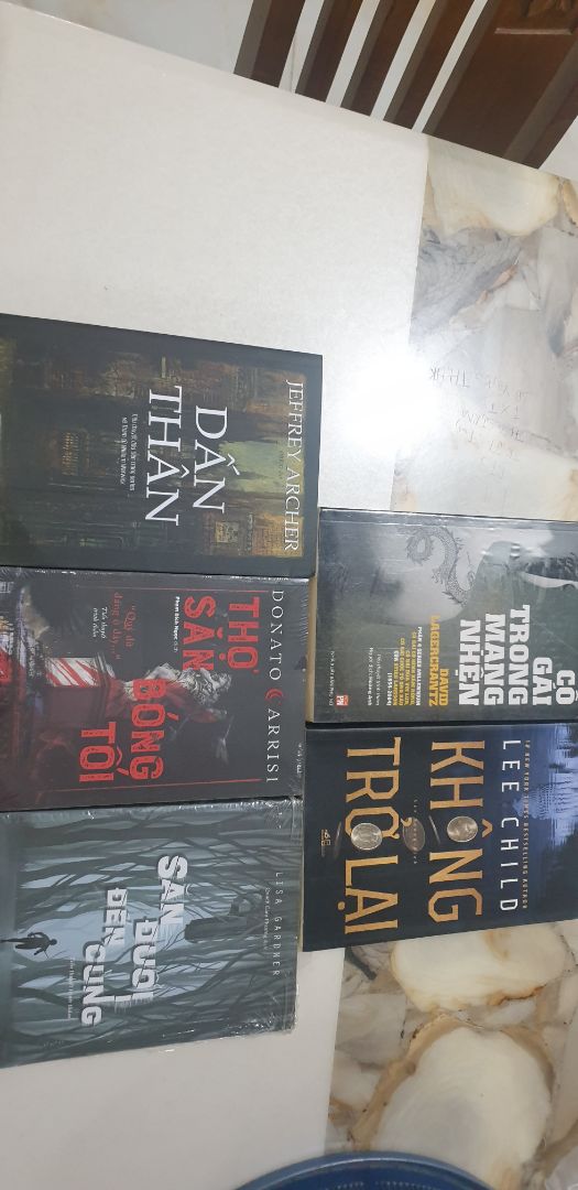 Tuyệt vời, sách hay, sale rẻ, giao nhanh🤩