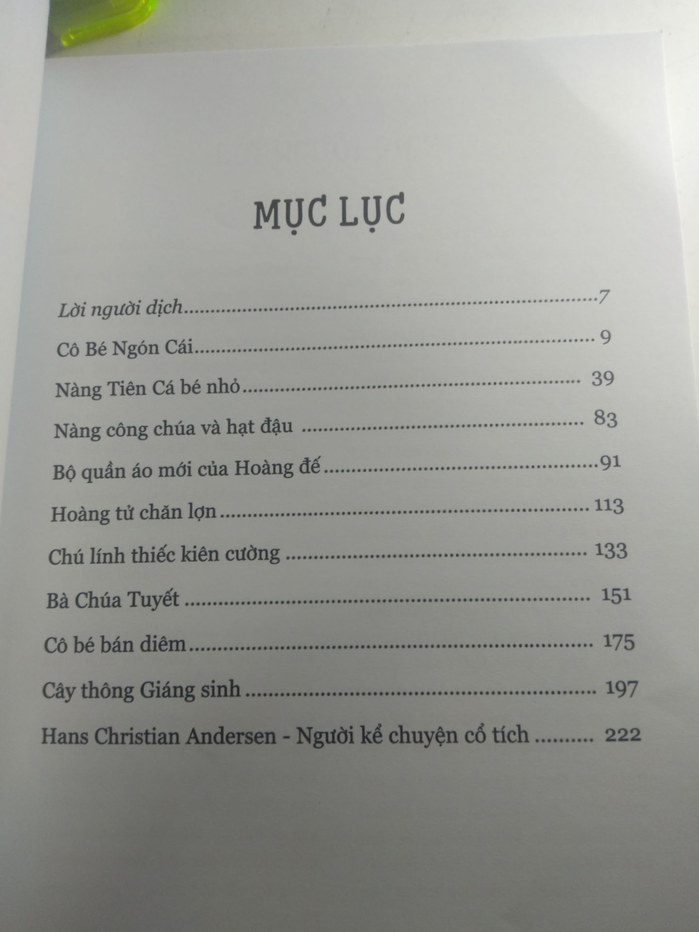 sách in chất lượng tốt. màu rất đẹp nhưng có điều sách hơi ít truyện nên hơi buồn. không sao vẫn rất oke nhé