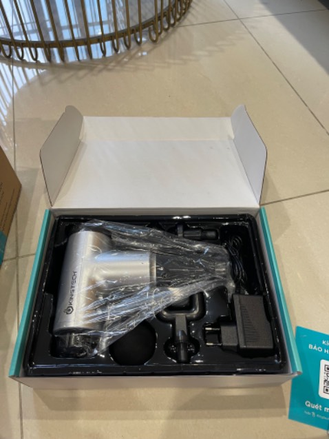 Mới sử dụng thử, máy êm, tốt, nhưng mới khui thùng thì máy đã bị trầy xước 😌 ko vui lắm nhoa