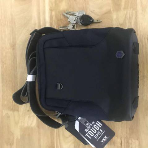 Shop giao hàng siêu nhanh, đóng gói đẹp. Sản phẩm đẹp, chất lượng ok lắm. Sẽ tiếp tục ủng hộ shop 😊