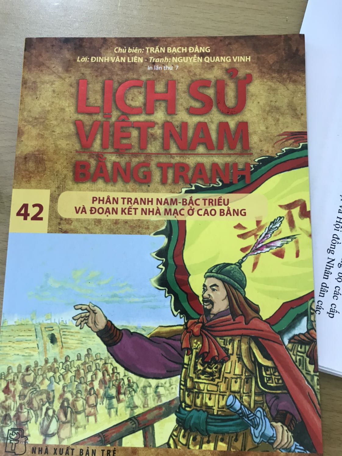 Sách đẹp. Tuy nhiên giấy in hơi mỏng, mua hơn chục tập một lúc nhưng có 3 cuốn giấy dày, giấy k bóng rất đẹp. Tiki giao hàng nhanh, lại sales khá rẻ.