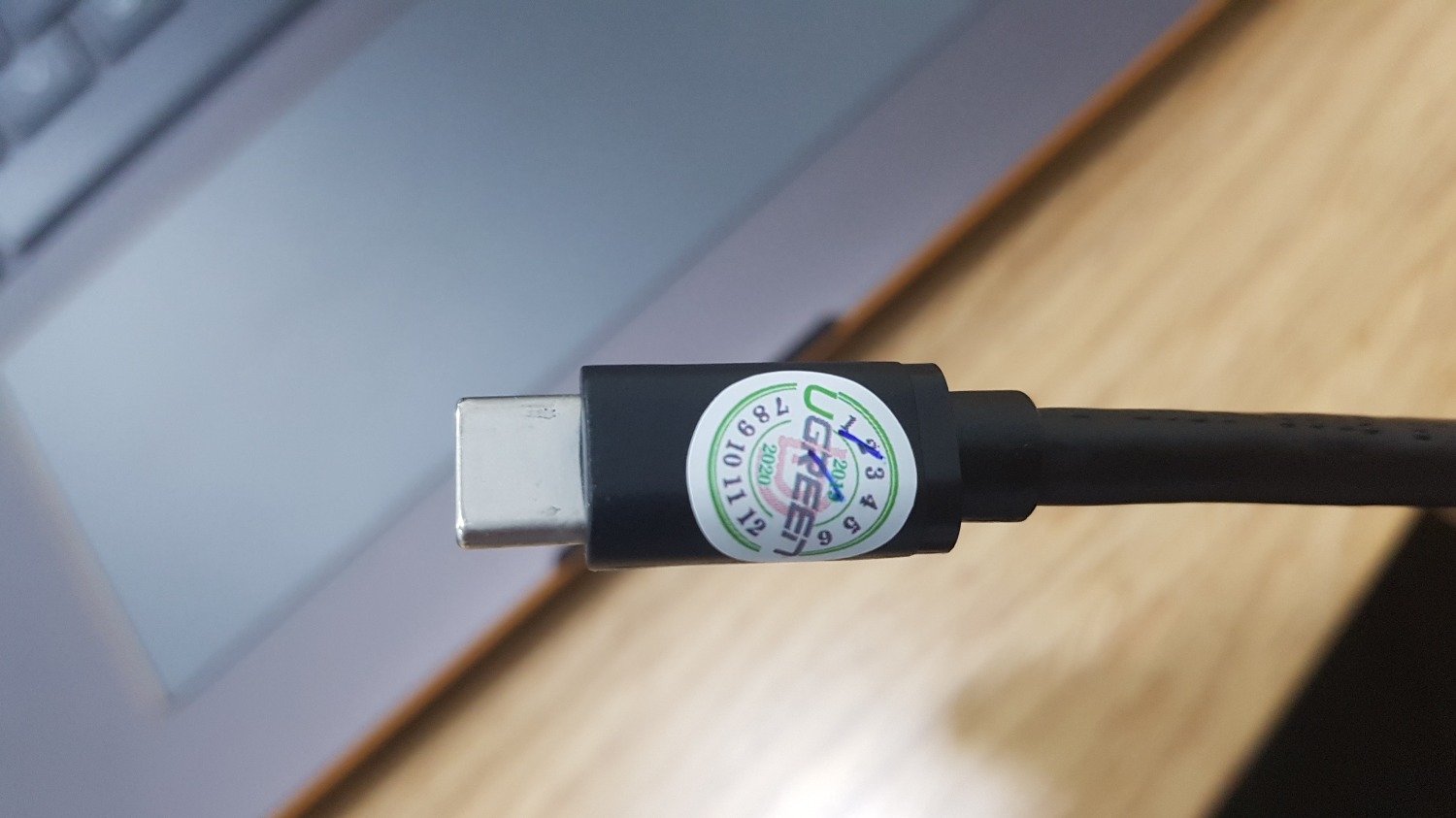 Sp mua không sử dụng được, gửi trả bào hành thì mất gần 1 tháng, sp  bảo hàng nhận được là hàng cũ (xem hình). 
TIKI dạo này cũng làm ăn mất uy tín,  thời gian đổi trả bảo hành rất lâu và có vẻ  không check hàng  trước khi giao cho khác hàng. Chán, chuyển sang mua nơi khác.