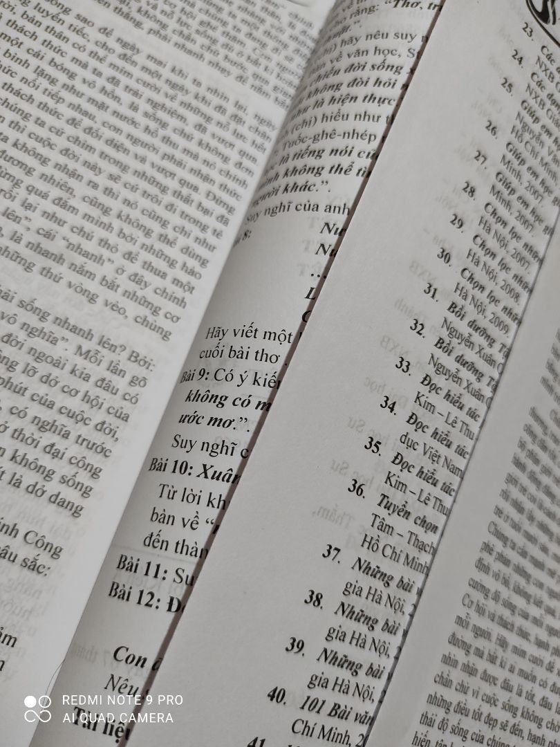 Ban đầu mở ra thì không sao nhưng mà ngày hôm sau mở ra xem lại thì bị rớt 2 trang sách đôi ra như này mn ạ. Mình cũng bỏ tiền ra mua chứ đâu phải lấy không đâu mà không gửi sách được tử tế phải lấy sách bị lỗi vậy ạ? Ban đầu bị móp một góc sách là mình đã nghi rồi mà nghĩ thôi không sao, vô trong cũng bị rớt ra thì thôi rồi, hết nói nổi. Đánh giá 1 sao không nói nhiều