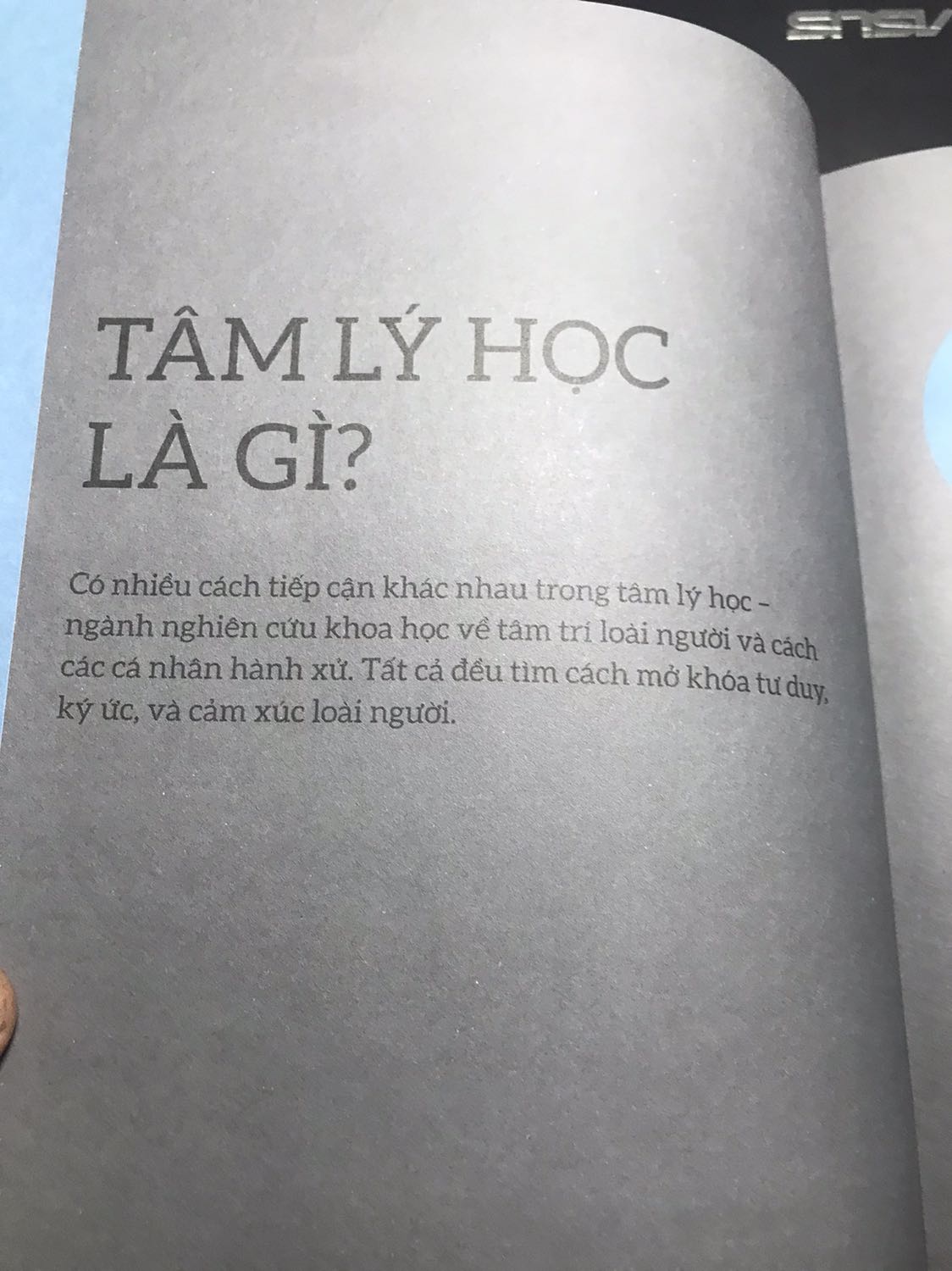 Cực thích quyển này, trình bày bằng tranh minh hoạ đẹp mắt nhưng đôi khi hơi thừa, vì có những mục không nhất thiết phải sử dụng tranh minh hoạ nhưng biên tập vẫn đưa vào làm hơi khó để nắm bắt được nội dung. Anyways, đáng mua nếu bạn thực sự yêu thích bộ môn này.