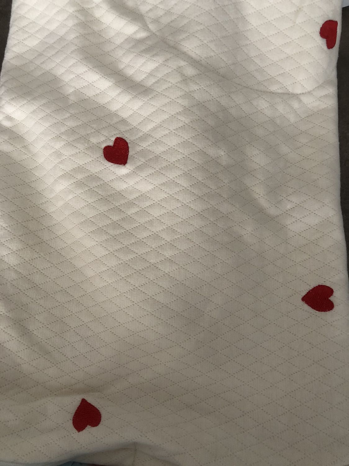 Sản phẩm đẹp, chất lượng. Shop đóng hàng rất nhanh, gói hàng kỹ, tư vấn cặn kẽ nhiệt tình.
(Màu thực tế của vỏ gối là vàng ngà nhẹ chứ ko trắng như hình nhé).