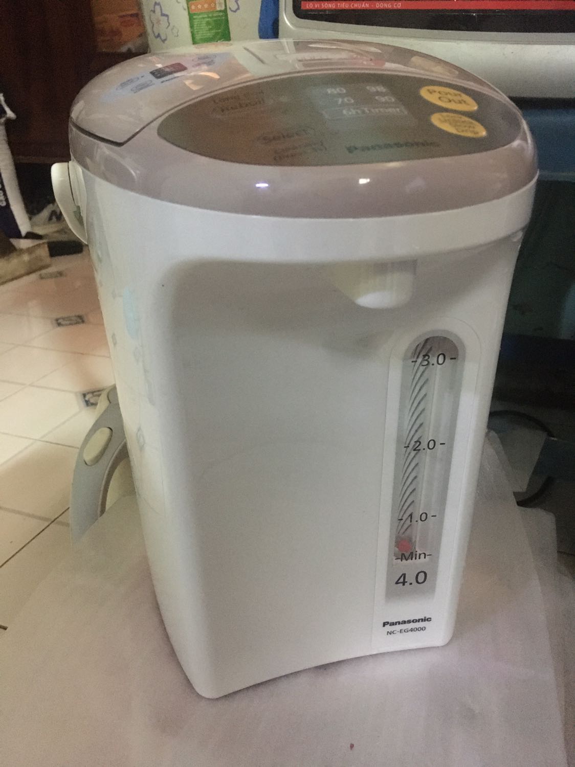 sản phẩm và chất lượng HÀI LÒNG.
dùng 1 thời gian 6-12 tháng mới biết độ bền ntn.
cái nắp có bi sắt bên trong kêu cọc cọc khi mở nắp lên xuống. lúc đầu làm mình tưởng lỗi - đọc hdsd và check cái bình of ông anh mới bít zin theo bình nó vậy.