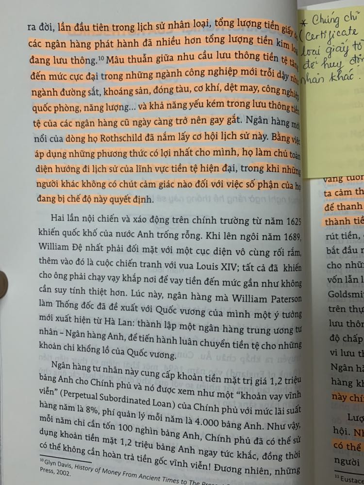 / Đây là 1 quyển sách khá là thú vị càng đọc càng thấy hấp dẫn vô cùng. Mặc dù mới đọc 2 chương nhưng mình vẫn muốn review 5 sao cho nội dung của sách. 
Đó là cả 1 quá trình lịch sử ghi lại dấu ấn của những con ng đầy tham vọng, thông minh và đặc biệt thật sự rất ấn tượng với gia tộc Rothschild từ Mayer cho tới 5 người con trai. Và gia tộc này có sức ảnh hưởng tới các ngân hàng, chính phủ, hay hoàng gia ở Châu Âu từ năm 1815 trở đi. 
Chắc là sau khi đọc xong phần 1 mua luôn phần 2,3,4 tại mình cũng khá tò mò muốn biết nhiều hơn. 
Đợt này đặt sách trên tiki giao siêu nhanh, sách mới nữa. Mình cũng hay mua sách trên tiki khá là ok lah! / Đây là 1 quyển sách khá là thú vị càng đọc càng thấy hấp dẫn vô cùng. Mặc dù mới đọc 2 chương nhưng mình vẫn muốn review 5 sao cho nội dung của sách. 
Đó là cả 1 quá trình lịch sử ghi lại dấu ấn của những con ng đầy tham vọng, thông minh và đặc biệt thật sự rất ấn tượng với gia tộc Rothschild từ Mayer cho tới 5 người con trai. Và gia tộc này có sức ảnh hưởng tới các ngân hàng, chính phủ, hay hoàng gia ở Châu Âu từ năm 1815 trở đi. 
Chắc là sau khi đọc xong phần 1 mua luôn phần 2,3,4 tại mình cũng khá tò mò muốn biết nhiều hơn. 
Đợt này đặt sách trên tiki giao siêu nhanh, sách mới nữa. Mình cũng hay mua sách trên tiki khá là ok lah!