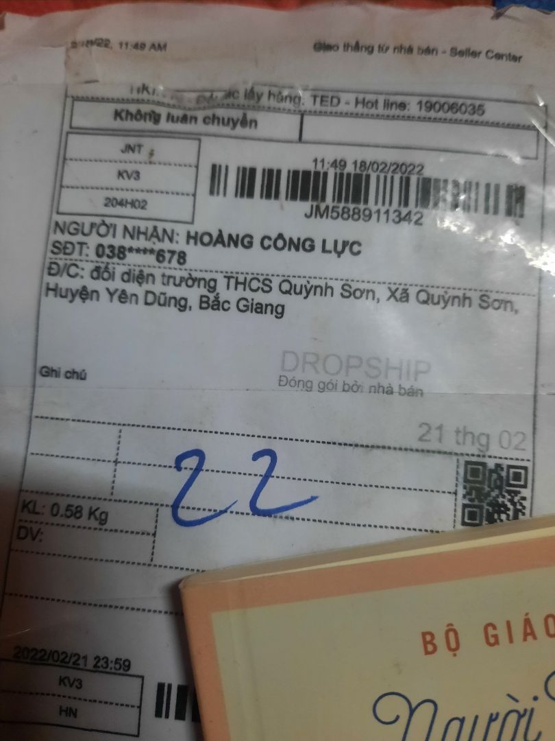 mình nhờ người nhận hàng, chủ quan không kiểm tra, sau mở ra thì chỉ có cuốn nhỏ tí thế này, liên hệ lại shop thì không được. *** đảo nhé ae