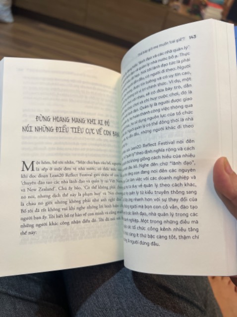 Chưa cần đọc cũng biết hữu ích vì bạn bè mình review suốt rồi