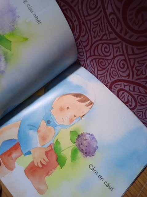 Giao hàng nhanh. Sách có hình ảnh đẹp, nội dung phù hợp với các bé. Shop phục vụ tốt, tư vấn khá là nhanh Giao hàng nhanh. Sách có hình ảnh đẹp, nội dung phù hợp với các bé. Shop phục vụ tốt, tư vấn khá là nhanh