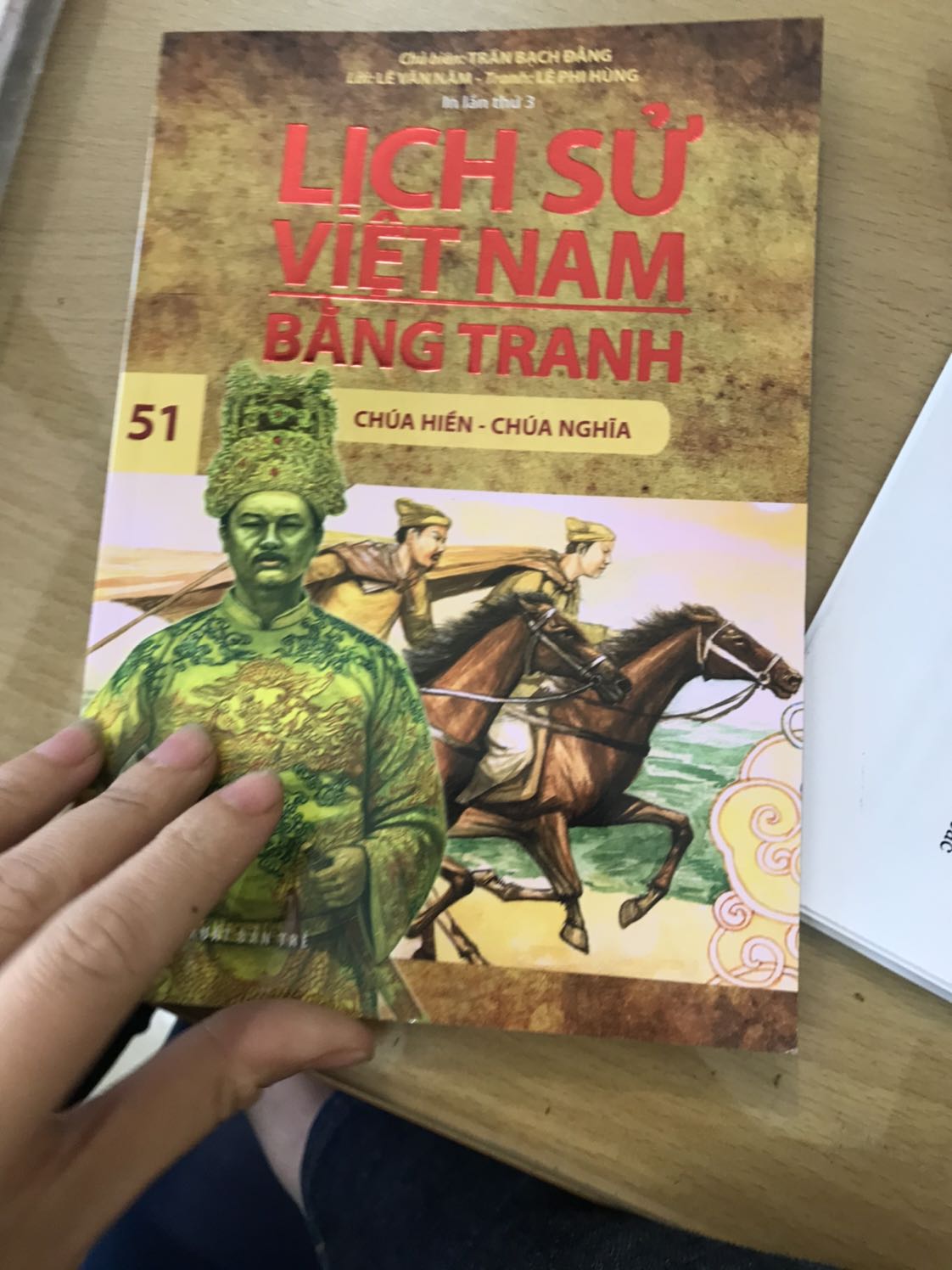 Tiki giao hàng nhanh, nhân viên thân thiện. truyện hay, nội dung rất dễ hiểu, các ngôn từ thân thuộc, gần gũi, thêm hình minh hoạ làm trẻ dễ đọc hơn.