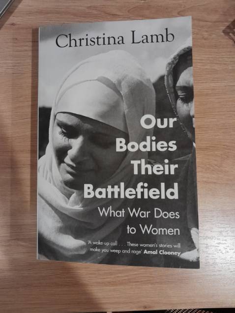 ship đúng ngày, sách mới, dày và tính ra còn rẻ hơn cả giá bìa. sách viết về chủ đề rất rất bi thương nhưng bạn nào muốn đọc để biết thì nên đọc nhé.