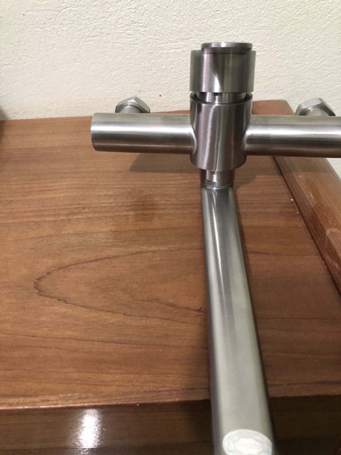 Tôi rất hài lòng về sản phẩm của Tiki sản phẩm đóng gói rất chắc chắn giao hàng nhanh chóng sớm hơn thời gian nhận hàng, nhưng mỗi tội hàng bị lỗi tôi muốn Tiki đổi hàng cho tôi càng sớm càng tốt xin cảm ơn!