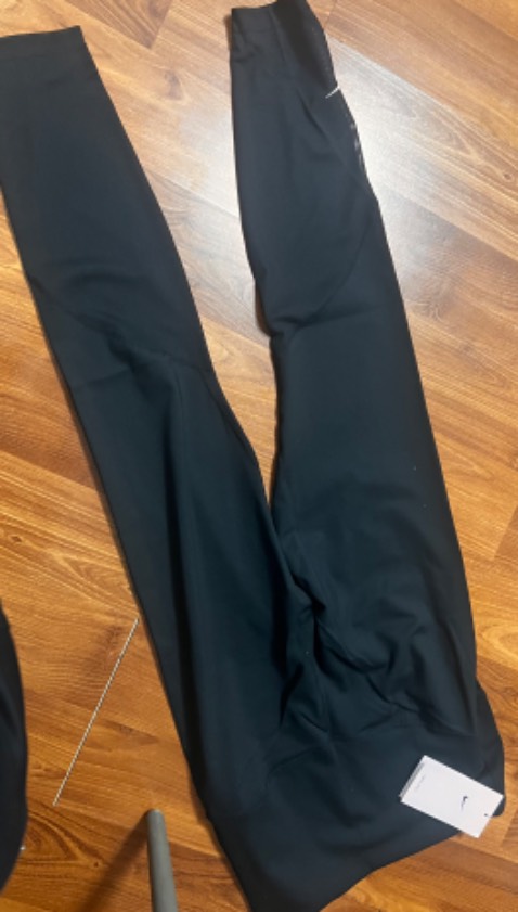 Chất liệu tốt, đường may đẹp, mặc không bị ngứa. Giá trên Tiki khuyến mãi quá tốt. Sẽ tiếp tục ủng hộ!