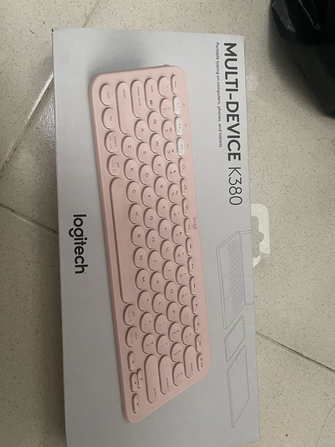 Đóng gói chất lượng xịn xò, giao hàng nhanh cấp tốc luôn. Mình chưa xài nên chưa biết, xài thời gian sau sẽ quay lại nói trải nghiệm

Mình đã trải nghiệm, thật sự rất thích Tiki, máy lần đầu mình mua bị lỗi nhảy phím, ngay lập tức Tiki thu hồi và đổi cái mới liền cho mình luôn. Đó là lí do mình luôn dùng tiki