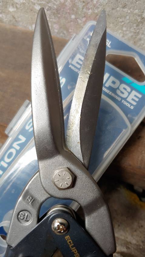 Kềm cắt tôn cầm là thấy đã tay, hàng tốt