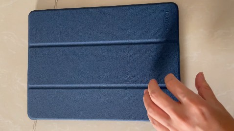 Dày dặn, chắc chắn, thanh lịch. Tuy nhiên khi đậy lại chưa được khit vào màn hình, ko biết dùng lâu có sát lại ko.