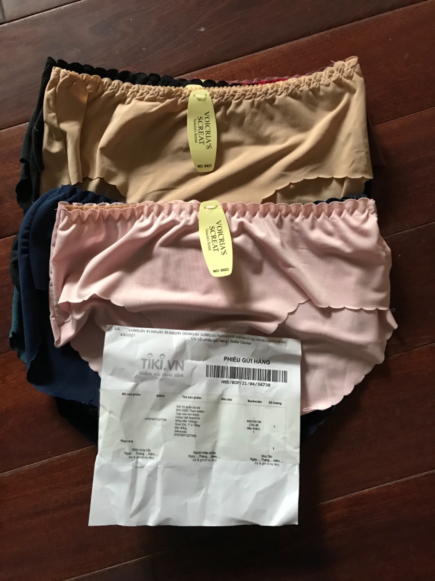 Tôi đặt mua 10 quần lót nữ BIG SIZE ( 2XL)  thun cotton cạp cao ren trước hàng VN ( Từ 60kg đến 100kg) mà giao 10 quần lót hàng thun lạnh size S làm sao mặc vừa . Đúng là “treo đầu dê bán thịt chó” .Có thể đổi hàng lại cho tôi không ????