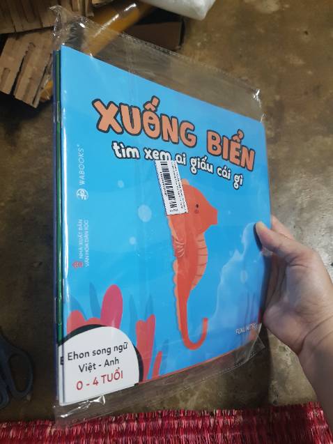 Ehon thì khỏi chê về nội dung rồi. Màu sắc đẹp. Ehon thì khỏi chê về nội dung rồi. Màu sắc đẹp.