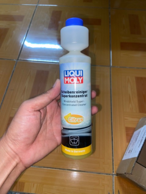 Giao hàng nhanh. Đóng gói cẩn thận. Hàng chính hãng. Chất lượng tốt, gạt nước mưa rất sạch, làm hết tiếng rít khi gạt mưa. Dùng kèm với dung dịch nano chống bám nước trên kính cho hiệu quả tuyệt vời. Lưu ý pha đúng tỷ lệ do là hoá chất đậm đặc.