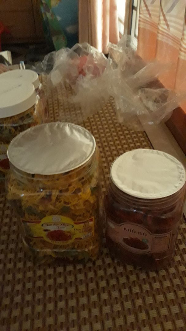 nhìn cách đóng gói là yên tâm hơn! Gà ngon nh hơi khô nên ăn bị mỏi răng , còn bò thì m chưa ăn nên ko biết ntn. Nói chung là ok