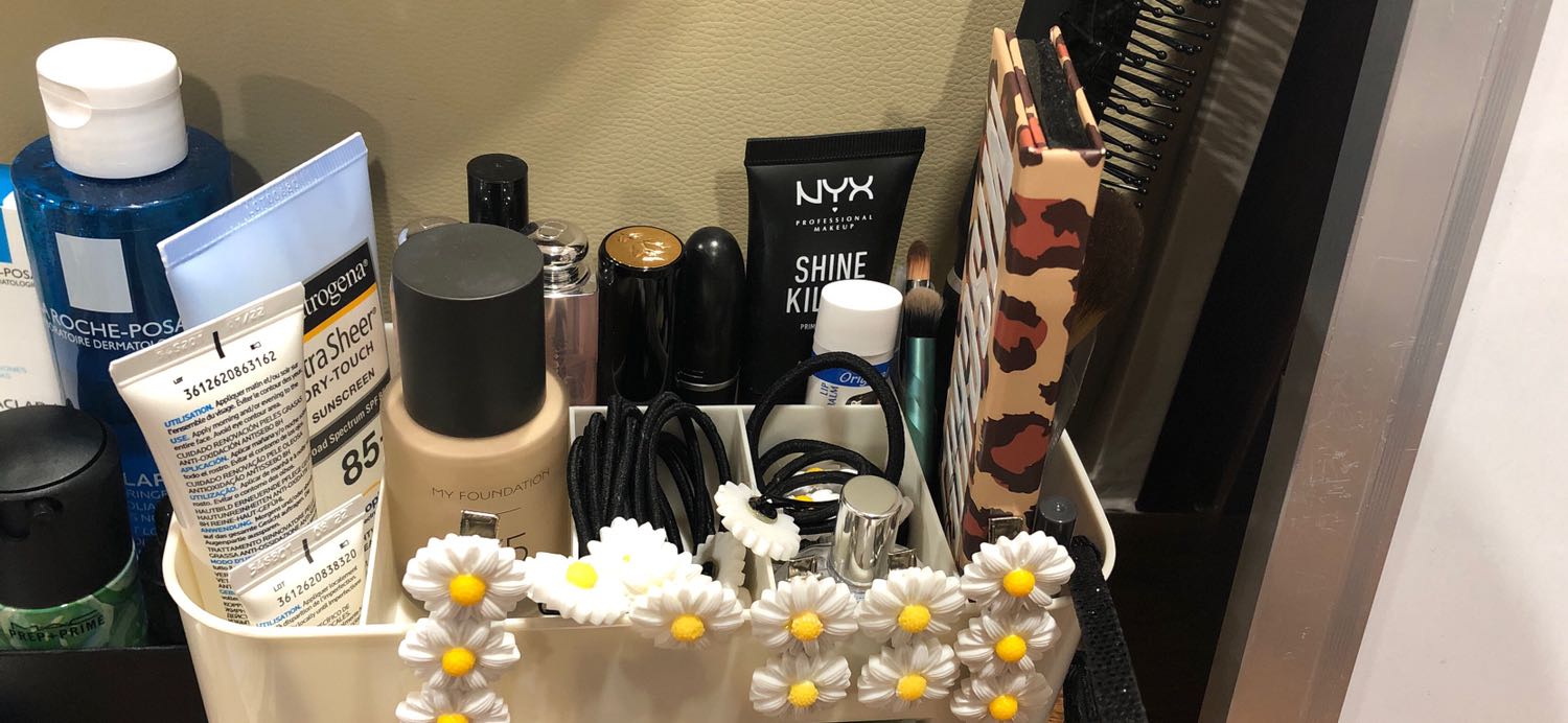 Hàng giá rẻ nên chịu thôi đựng cũng được ít chứ không hết toàn bộ nên xem kic kích thước trước khi mua