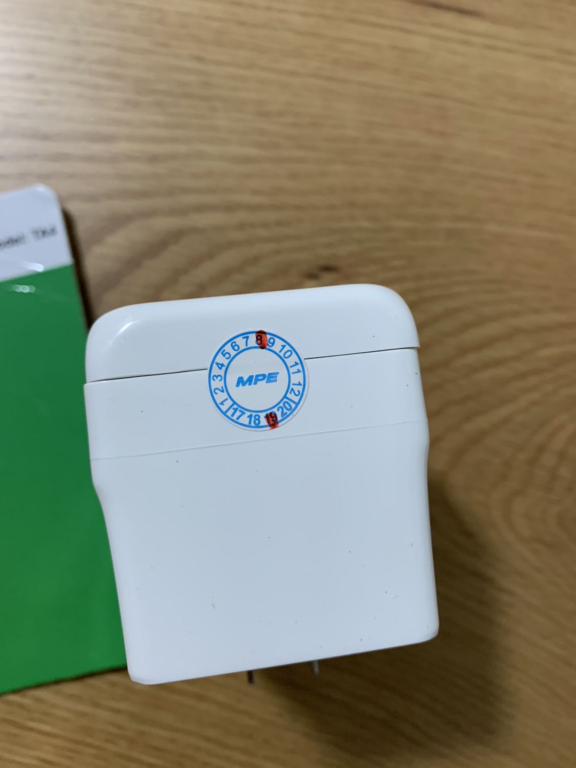 Sản phẩm có vẻ được sản xuất đã lâu nhưng ok, bạn giao hàng nhiệt tình